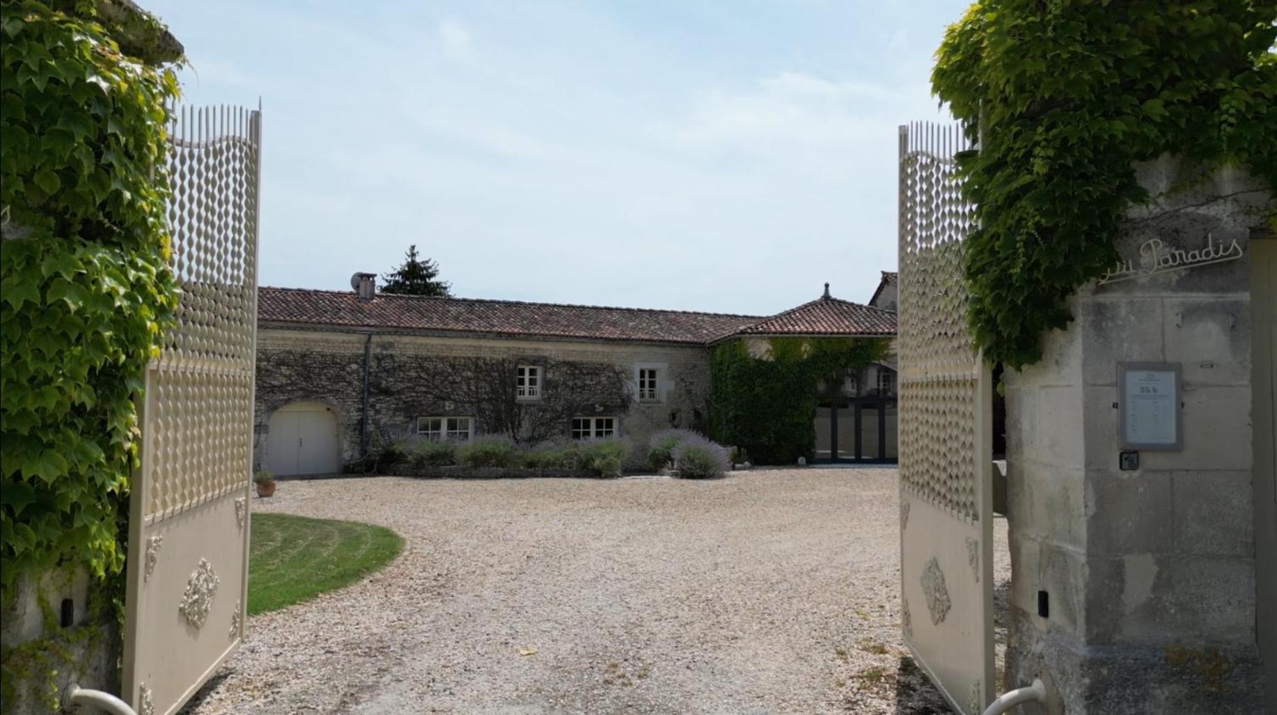Logis Du Paradis Criteuil-la-Magdeleine Exterior photo